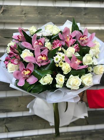 Букет цветов из: Розы и Хризантемы в Лесосибирске