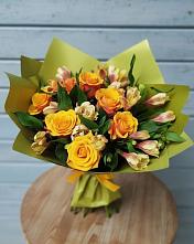 Букет цветов из:  Альстромерии и Розы в Лесосибирске