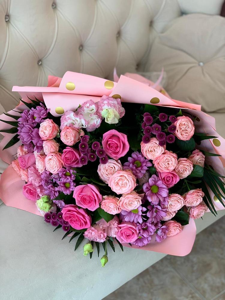 Букет цветов из: Хризантемы, Розы и Лизиантусы в Лесосибирске