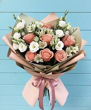 Букет цветов из:  Розы, Альстромерии и Лизиантусы в Лесосибирске