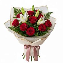 Букет цветов из:  Лилии и Розы #REPLACE_PRED# Лесосибирске