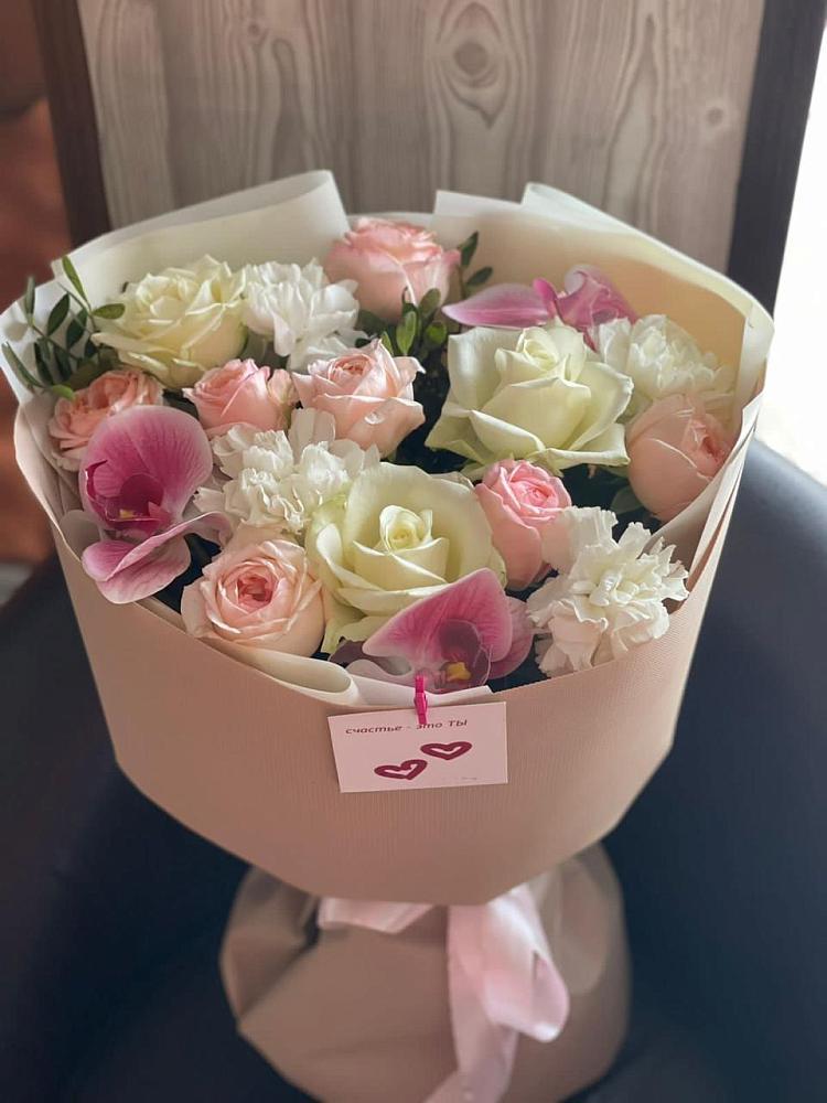 Букет цветов из: Орхидеи, Розы и Гвоздики в Лесосибирске