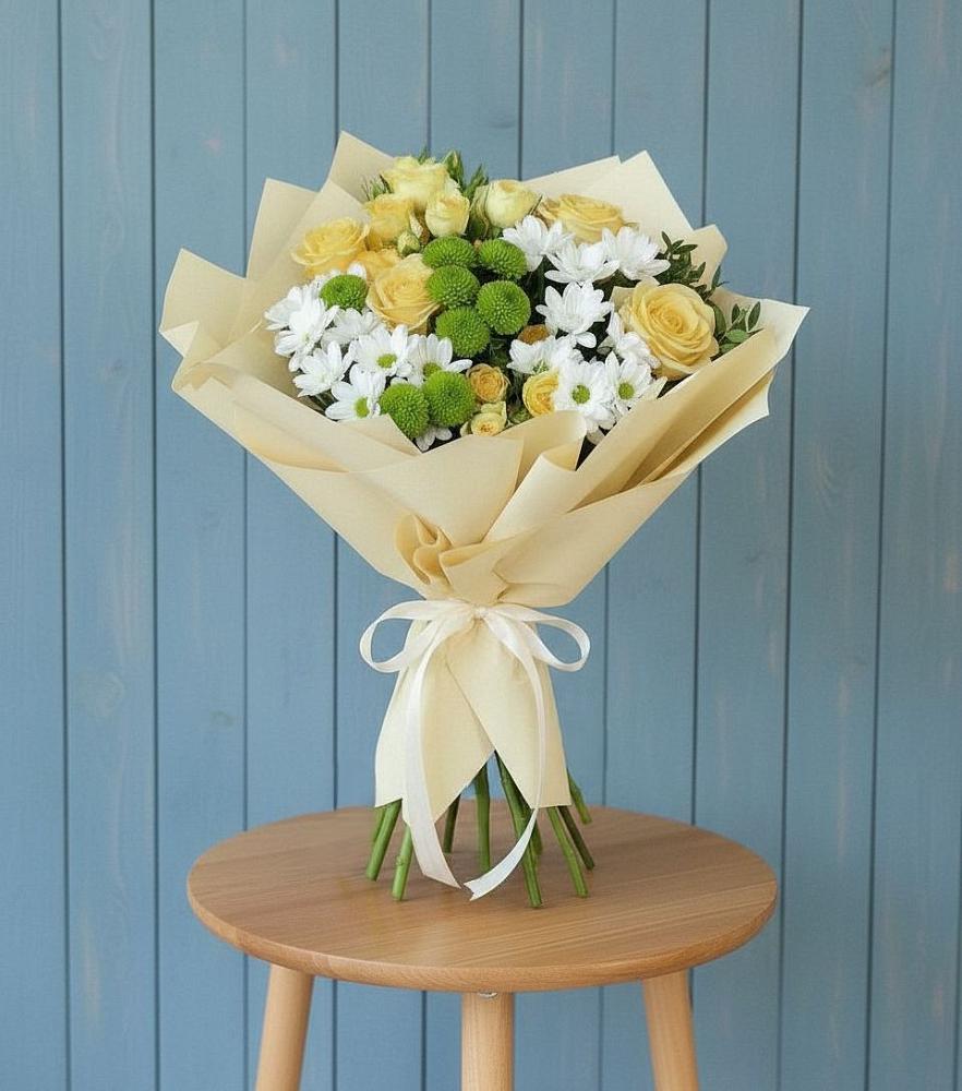 Букет цветов из: Хризантемы и Розы в Лесосибирске
