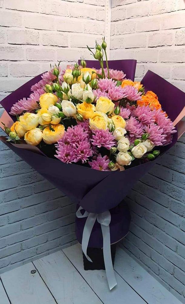 Букет цветов из: Хризантемы и Розы в Лесосибирске