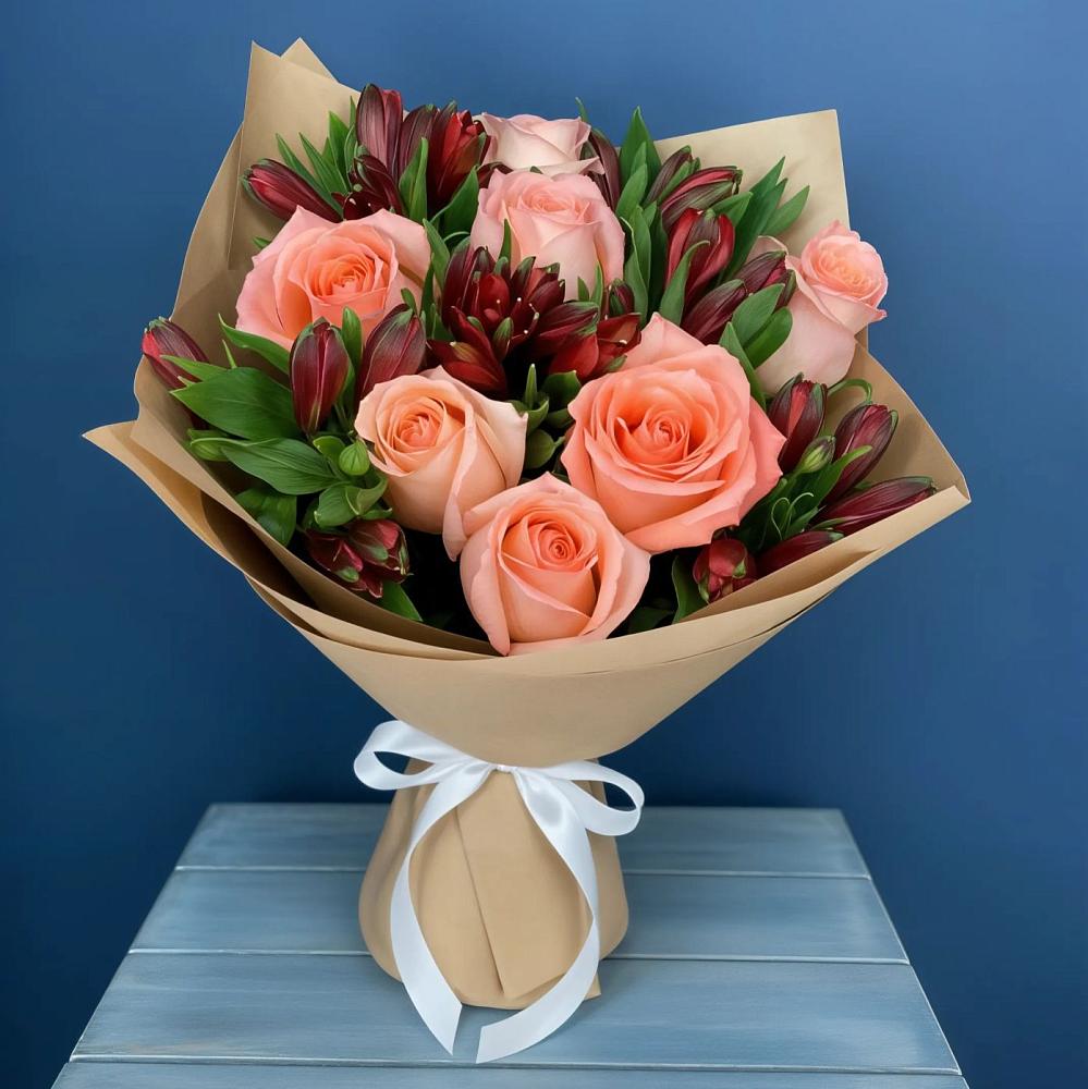 Букет цветов из: Розы и Альстромерии в Лесосибирске