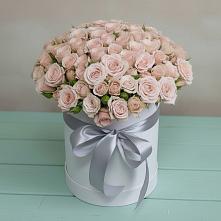 Цветочная композиция из Розы в шляпной коробке в Лесосибирске