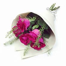 Букет цветов из:  Розы в Лесосибирске