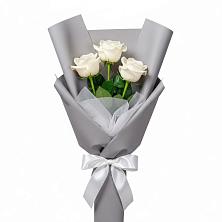 Букет 3 белые розы в Лесосибирске