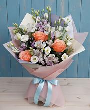 Букет цветов из:  Лизиантусы, Розы, Альстромерии и Гипсофила в Лесосибирске