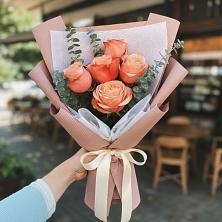 Букет цветов из:  Розы в Лесосибирске