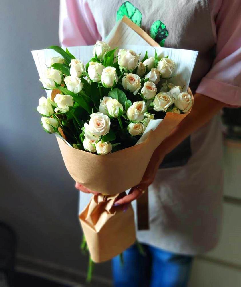 Букет цветов из: Розы в Лесосибирске