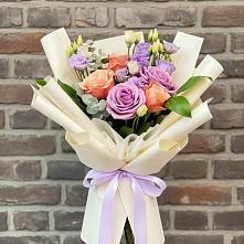 Букет цветов из:  Лизиантусы и Розы #REPLACE_PRED# Лесосибирске