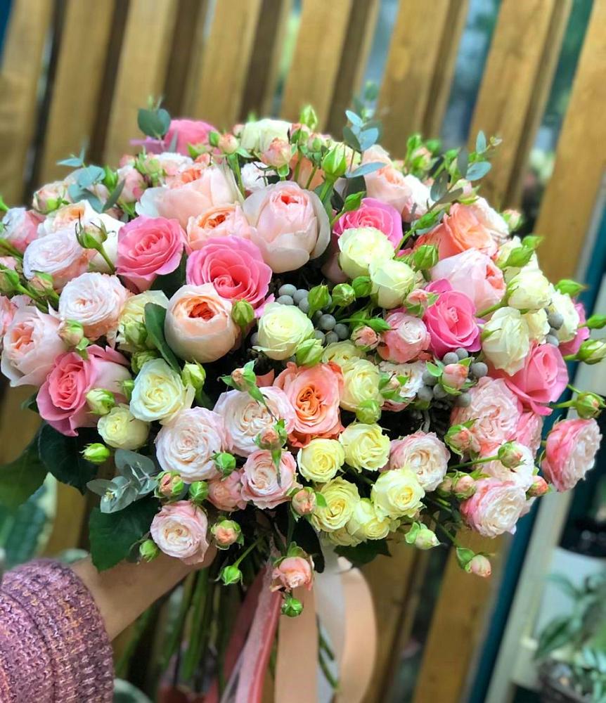 Букет цветов из: Розы в Лесосибирске