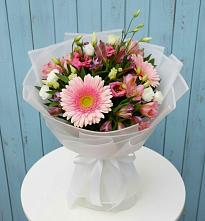 Букет цветов из:  Герберы, Альстромерии и Лизиантусы #REPLACE_PRED# Лесосибирске