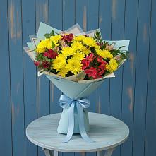 Букет цветов из:  Альстромерии и Хризантемы в Лесосибирске