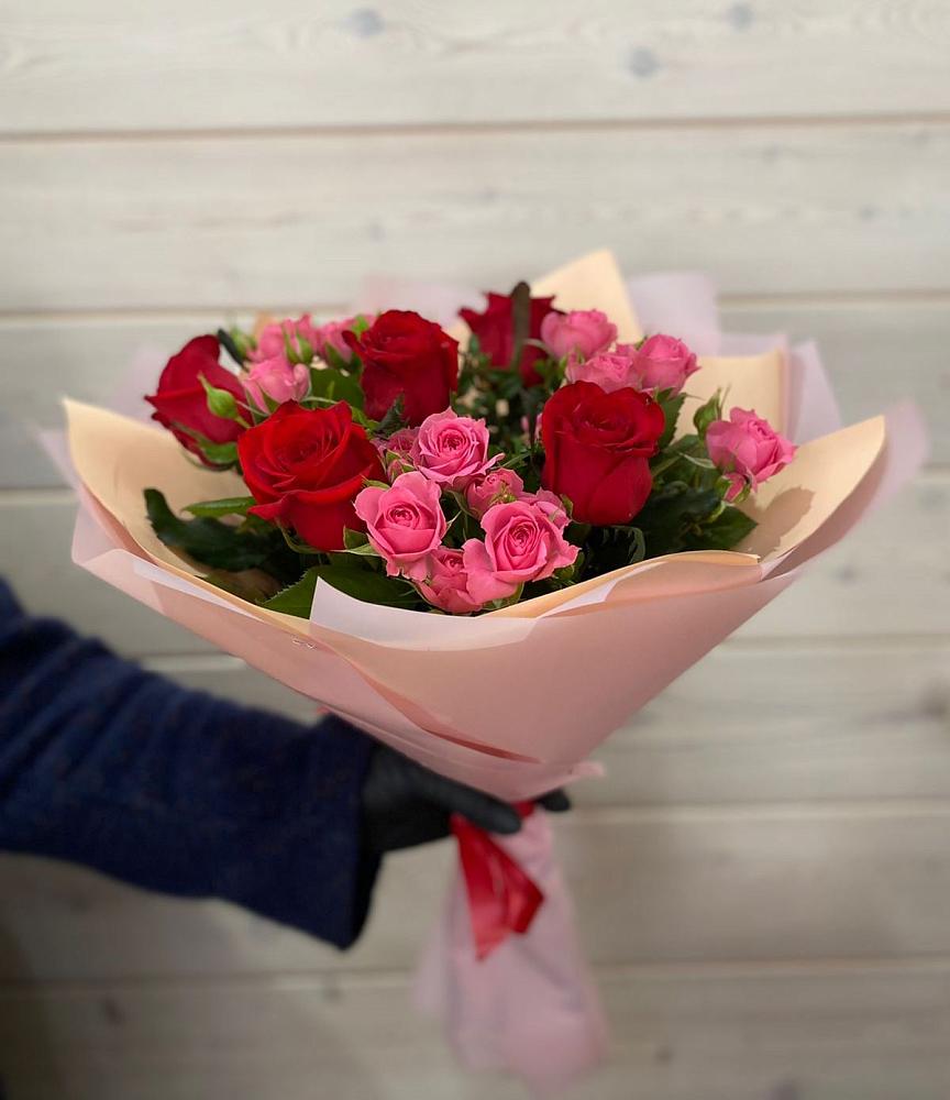Букет цветов из: Розы в Лесосибирске