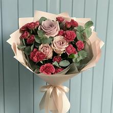 Букет цветов из:  Гвоздики и Розы в Лесосибирске