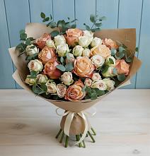 Букет цветов из:  Альстромерии и Розы в Лесосибирске