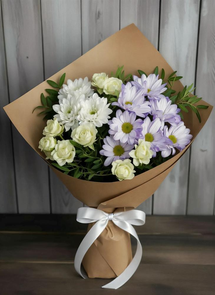 Букет цветов из: Хризантемы и Розы в Лесосибирске
